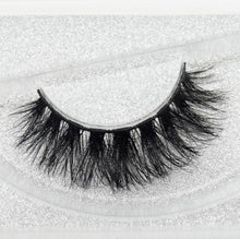 Load image into Gallery viewer, VISOFREE Dramatic False Mink Eyelashes