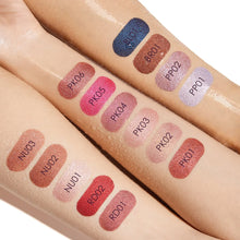 Load image into Gallery viewer, FOCALLURE Glam Metal Liquid Lipstick  shade swatches on hand